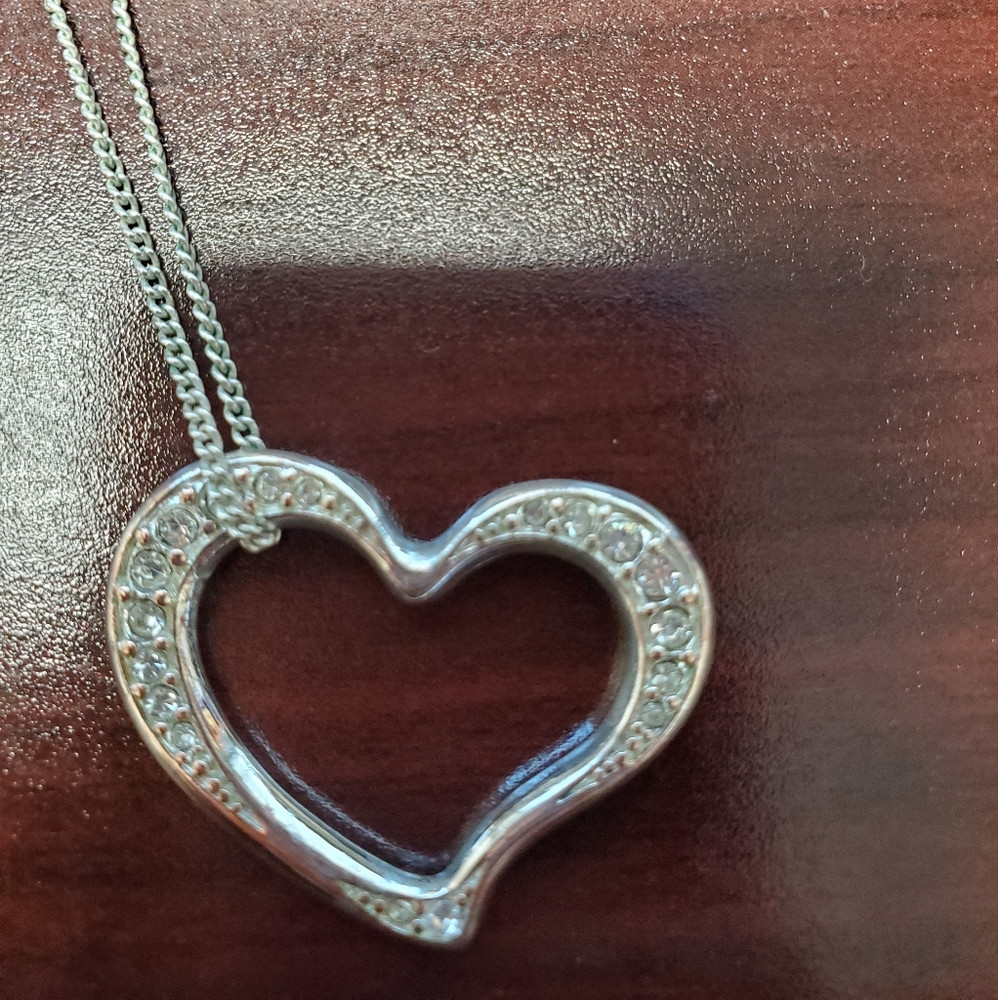 Avon silver-plated necklace (imperfect)